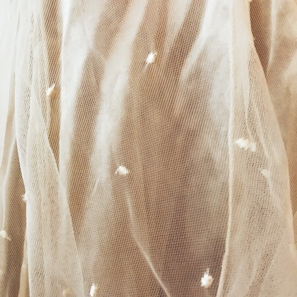 Delicate, feminine & sexy cream lace dress - Picture 5 of 8